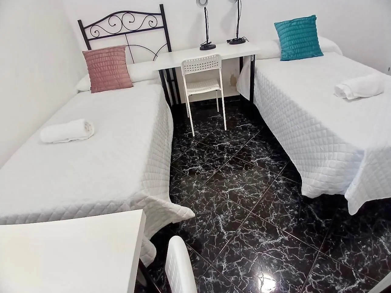 Budget And Lovely Apartment Macarena Sevilla