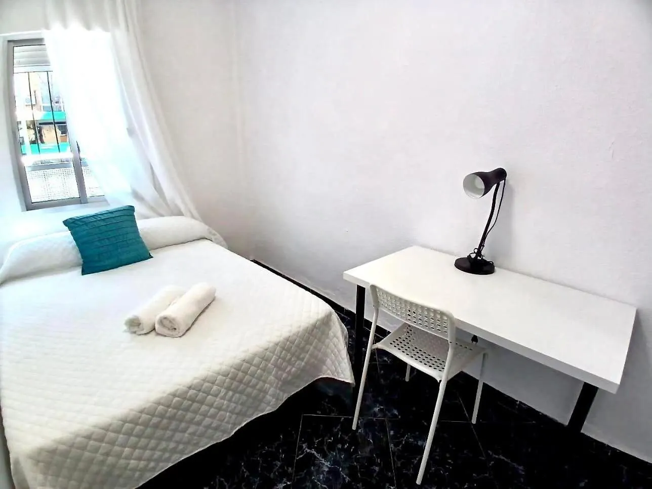 Budget And Lovely Apartment Macarena Sevilla 0*,