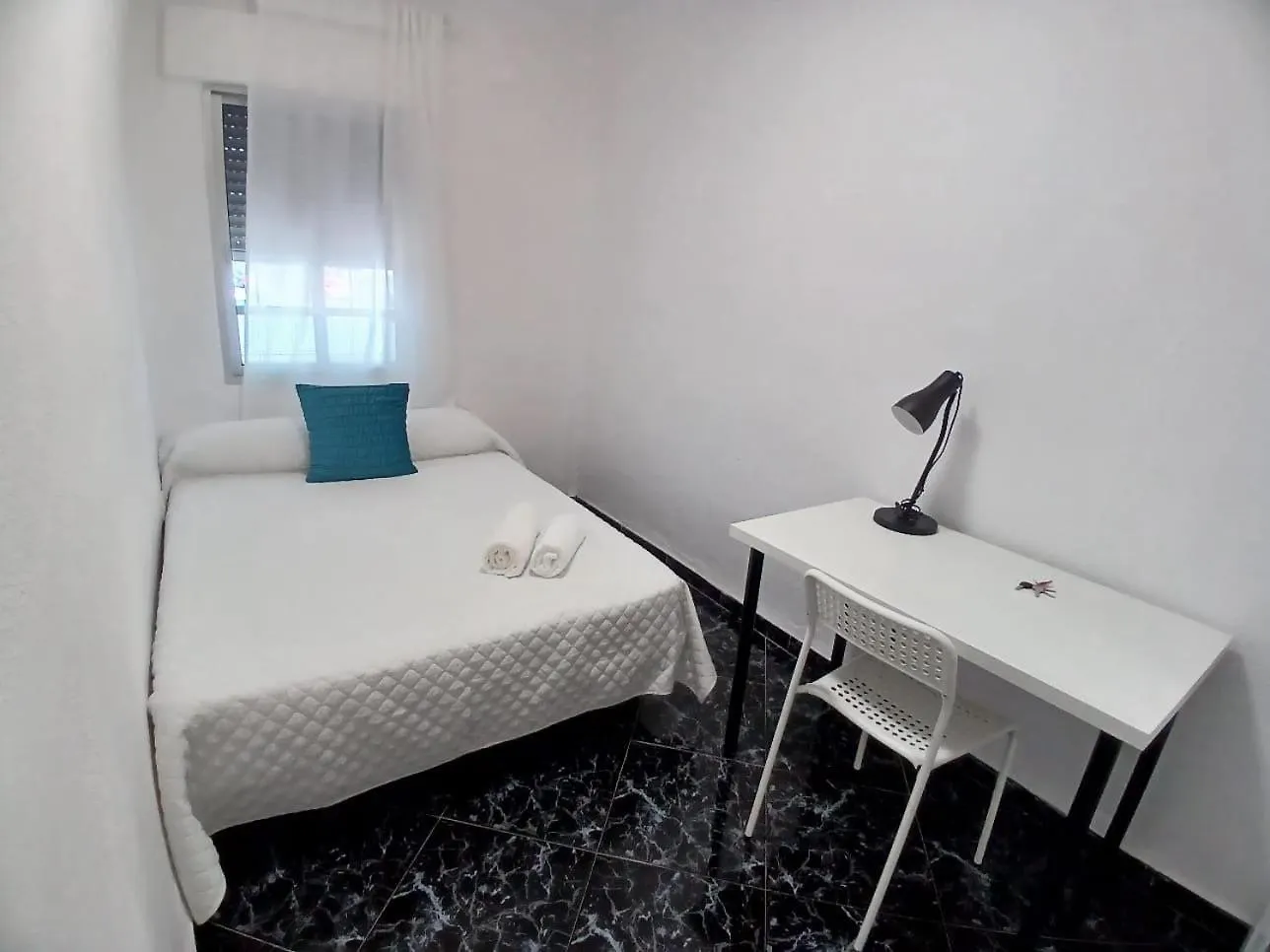 Budget And Lovely Apartment Macarena Sevilla 0*,  España